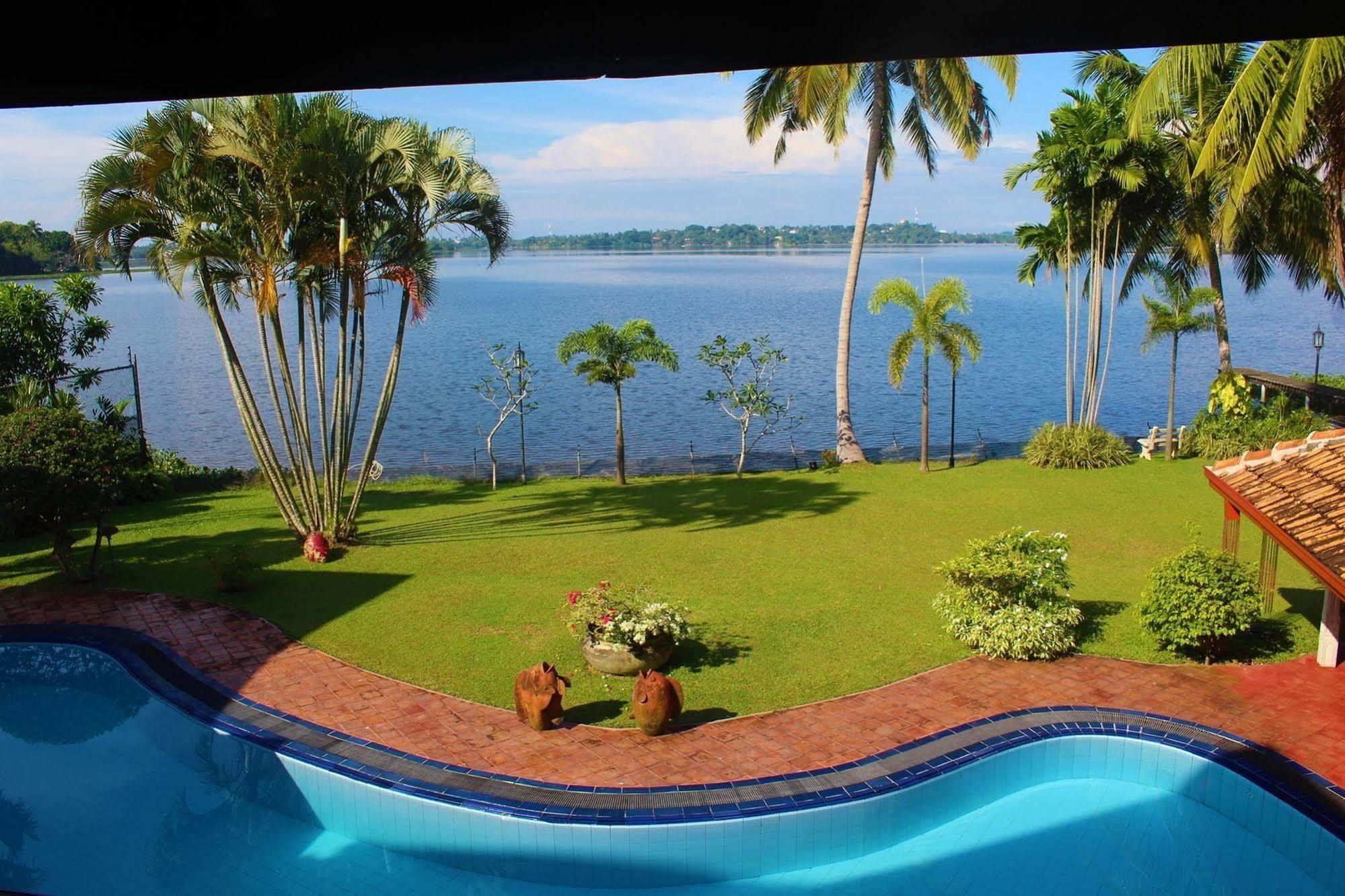 Blue Water Villa Філяндала Екстер'єр фото